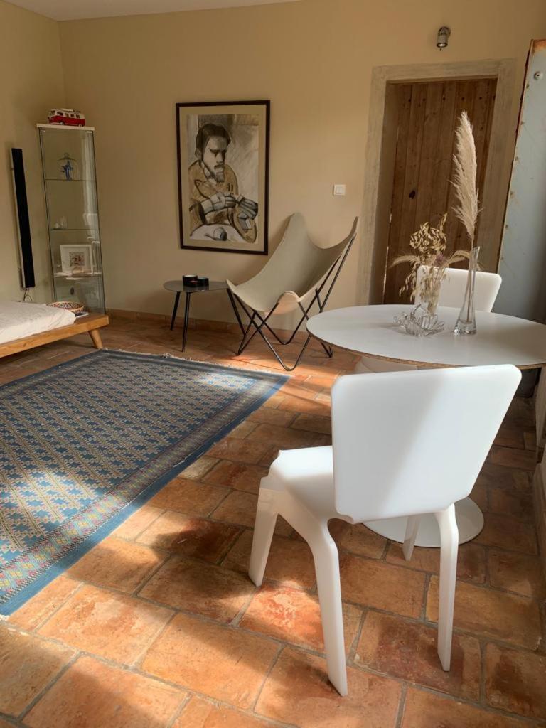 Mas Carita Bed & Breakfast Cabannes Exterior photo