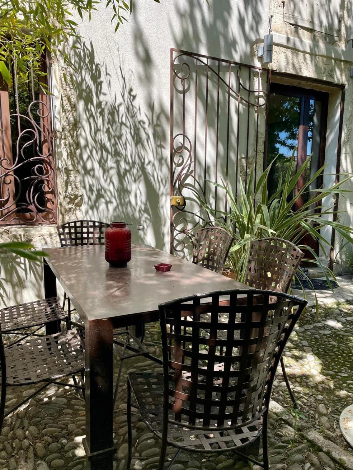Mas Carita Bed & Breakfast Cabannes Exterior photo